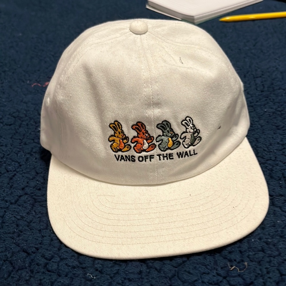Vans off the wall hat
